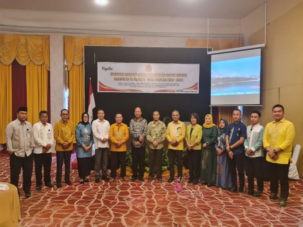 Foto Bersama Anggota DPRD Kabupaten Pohuwato.