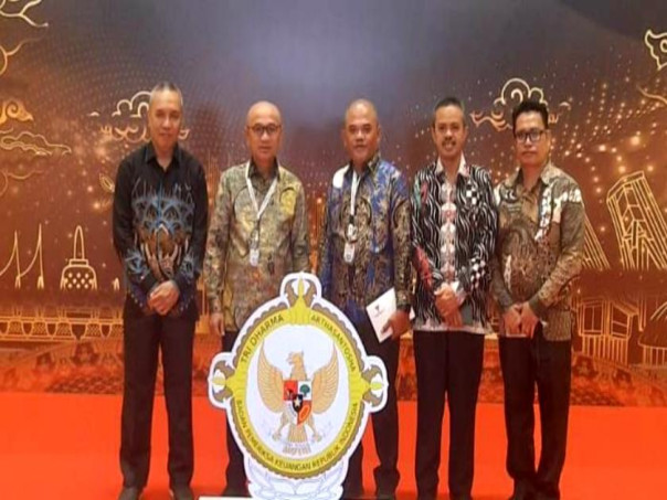 Bupati Bersama Ketua DPRD didampingi Sekda dan Kepala BKPSDM Pohuwato.